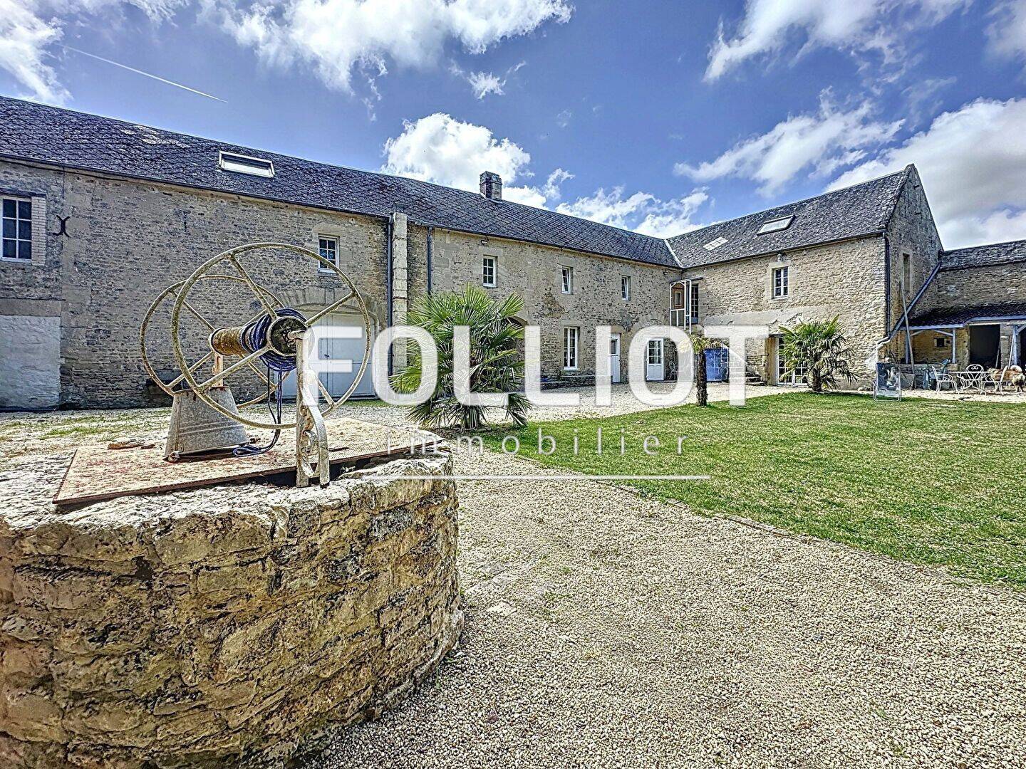 Maison 10 pièces 309 m² · à Le Manoir · 309 m² · 532 000 €