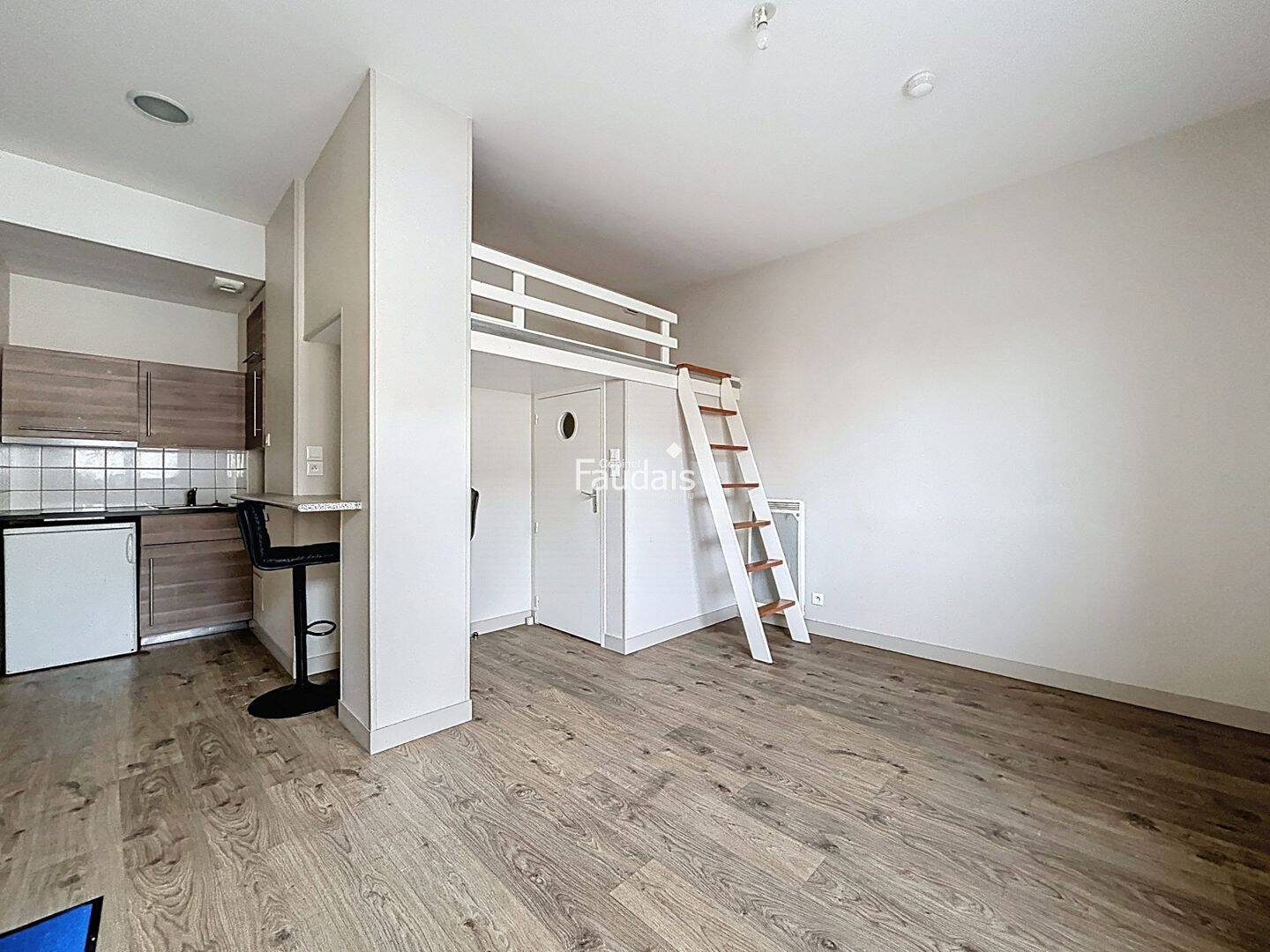 Appartement 1 pièce 22 m² · à Saint-Lô · 21,5 m² · 390 €