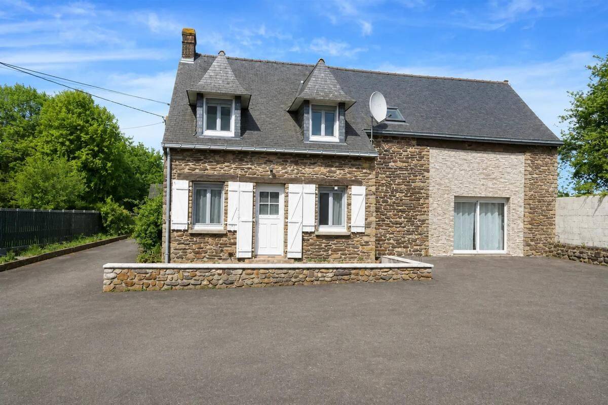 Maison 10 pièces 370 m² · à Retiers · 370 m² · 376 200 €