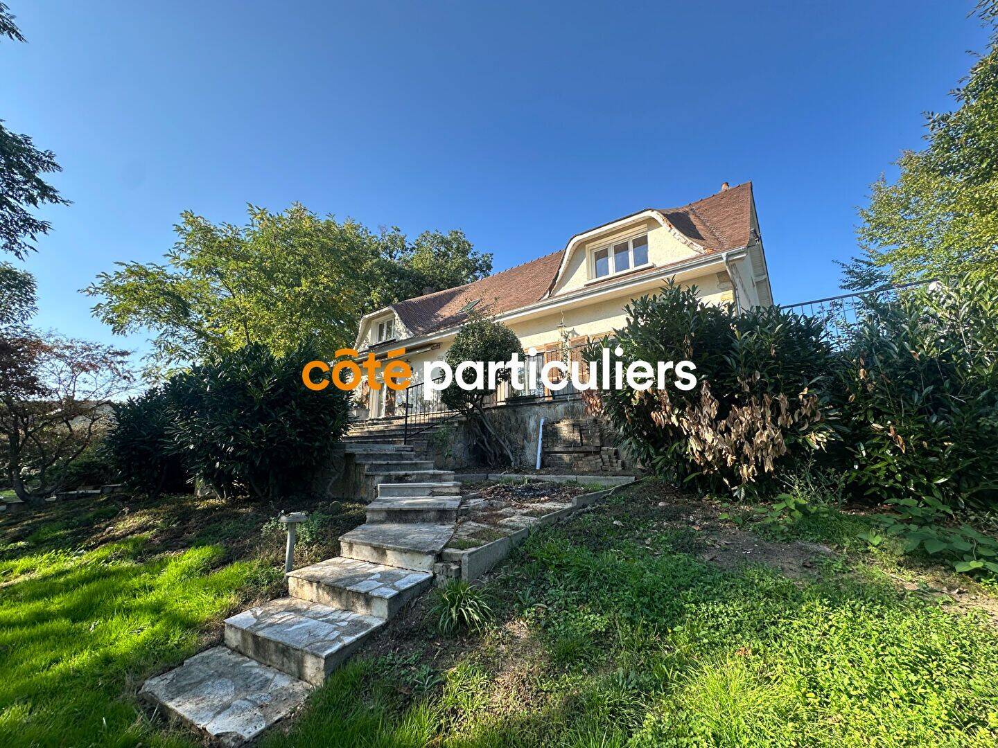 Maison 8 pièces 245 m² · à Saint-Amand-Montrond · 245 m² · 280 000 €