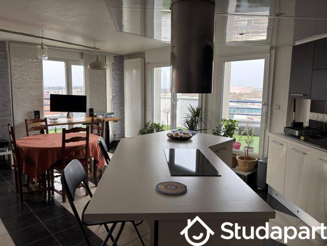 1 pièce 12 m² · à Strasbourg · 12 m² · 700 €