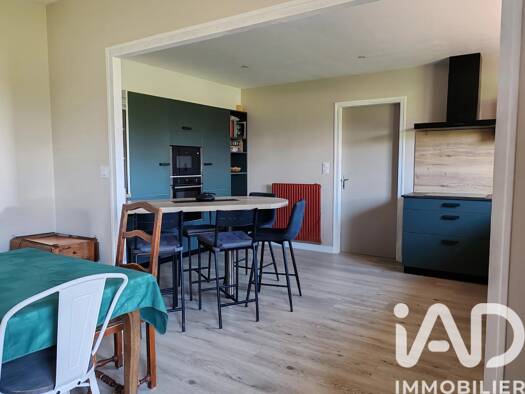 Maison de plain-pied à vendre 202 900 € 3 pièces 2 chambres 93 m² 1 800 m² de terrain Saint Jean Lys-Haut-Layon 49310