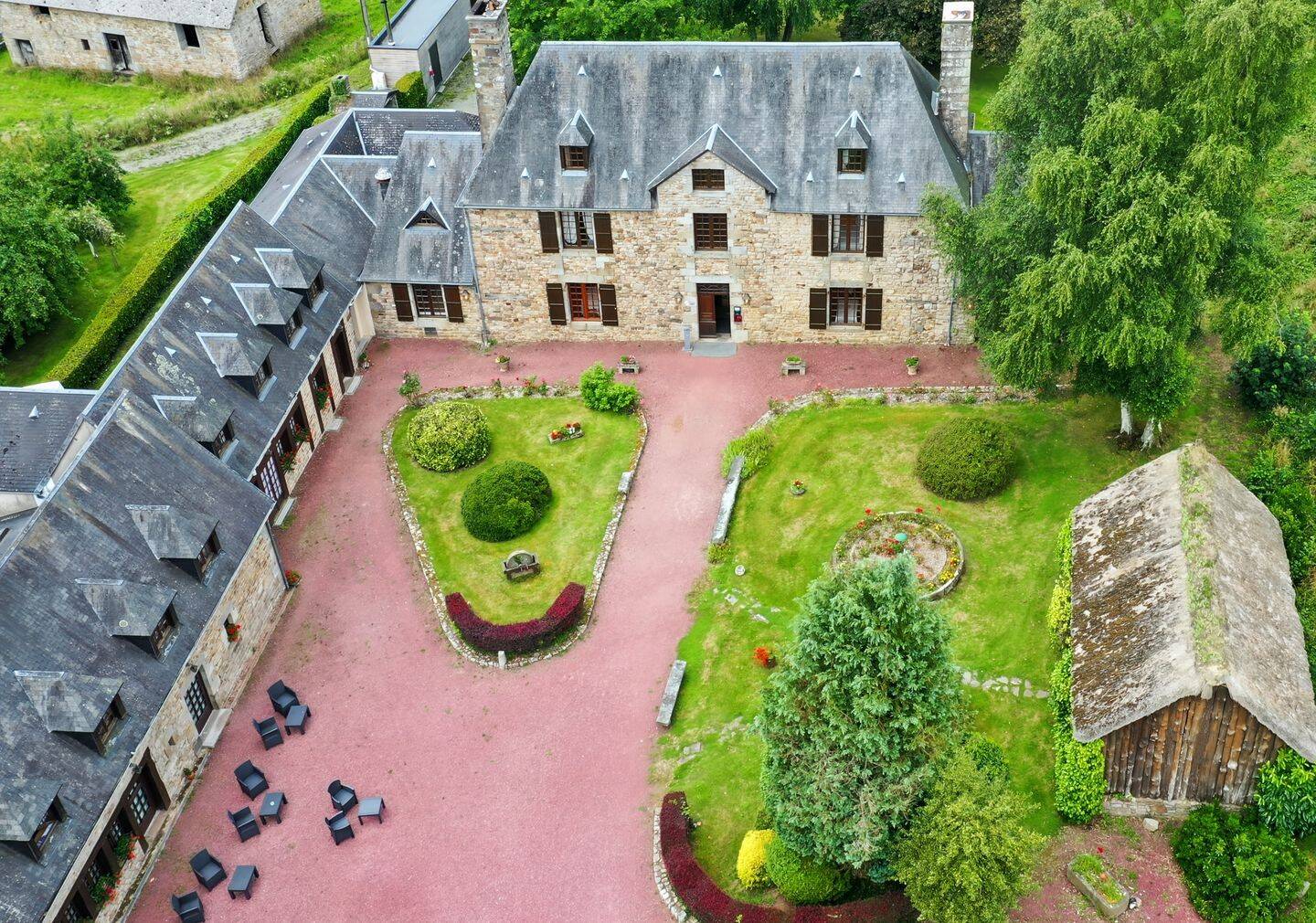 Maison 26 pièces 1359 m² · à Sainte-Cécile · 1 359 m² · 676 000 €