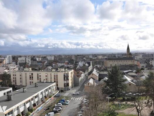 Appartement à vendre 94 750 € 3 pièces 2 chambres 86 m² RDC Tarbes 65000