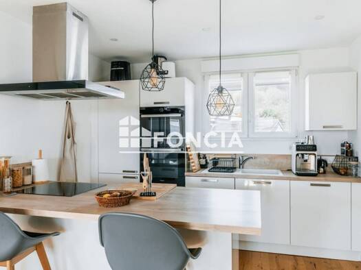 Appartement à vendre 185 000 € 4 pièces 3 chambres 77 m² Étage 3/4 Morlange Bel-Air Bertrand Nord Fameck 57290