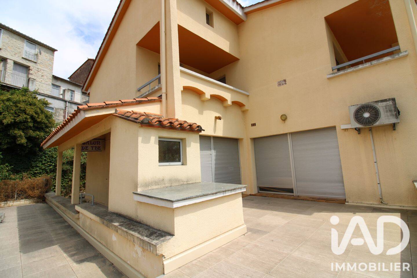 Appartement 8 pièces 319 m² · à Saint-Laurent-de-Cerdans · 319 m² · 159 000 €