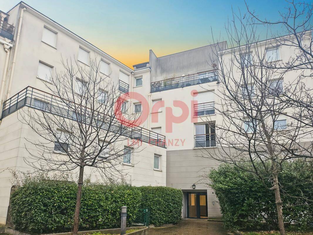 Appartement 1 pièce 29 m² · à Le Blanc-Mesnil · 28,5 m² · 105 000 €