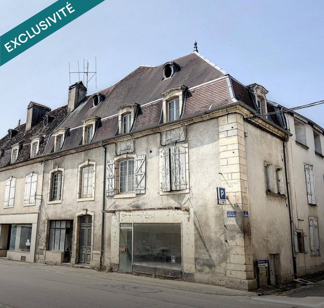 Maison 17 pièces 482 m² · à Champlitte · 482 m² · 70 000 €