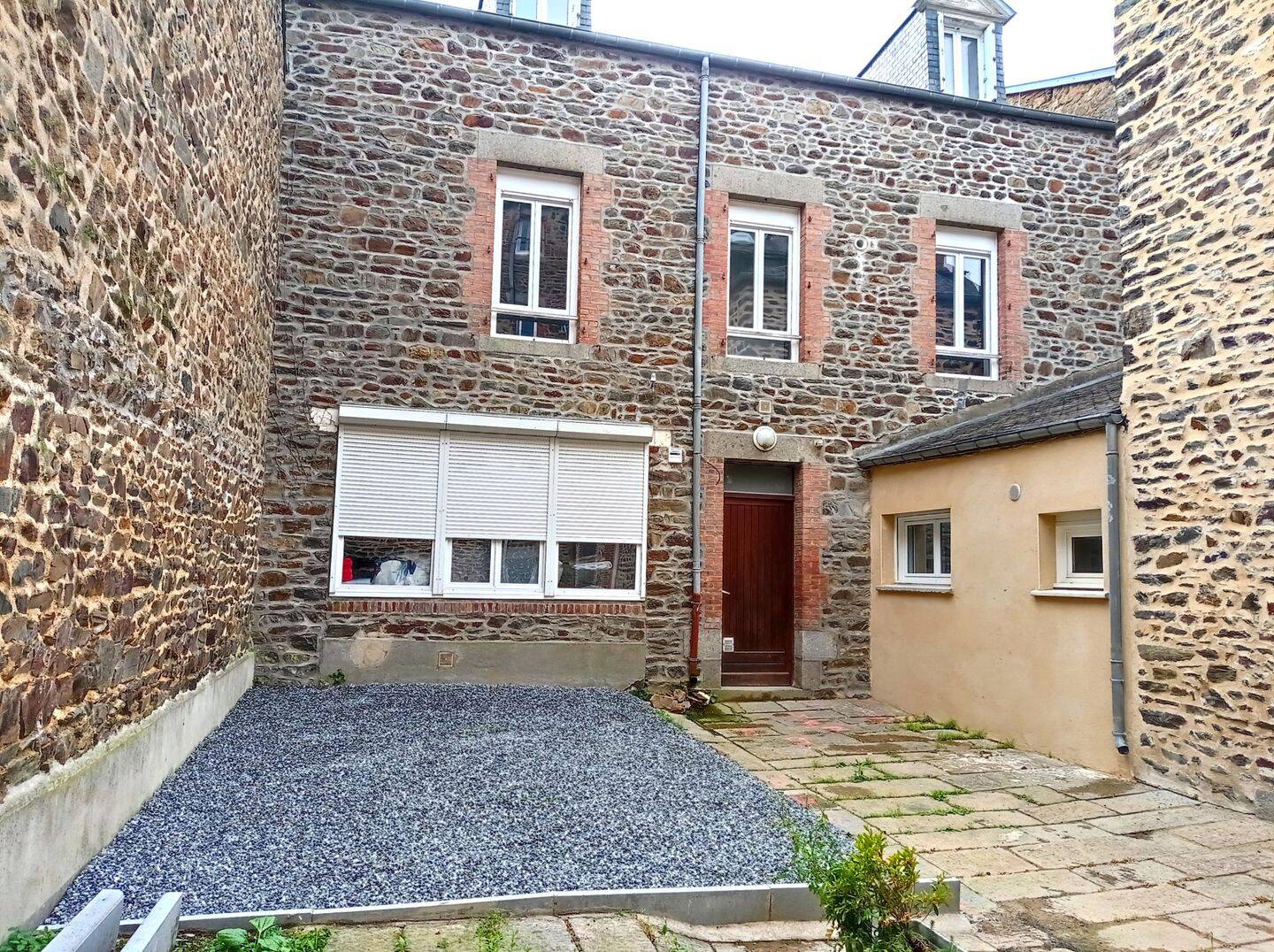 Appartement 1 pièce 44 m² · à Fougères · 44 m² · 590 €