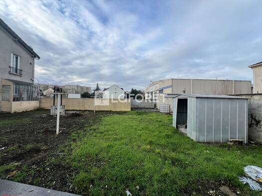 Terrain à louer 995 € 268 m² de terrain Agriculture Nord Bezons 95870