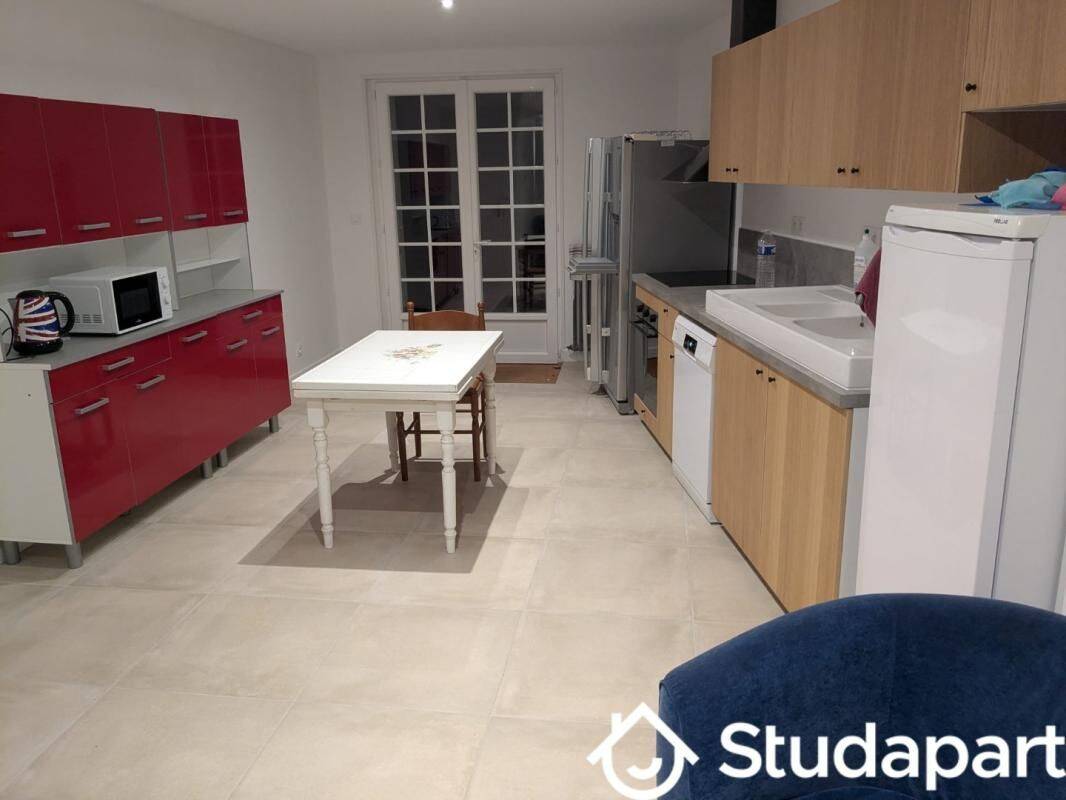 1 pièce 12 m² · à La Crèche · 12 m² · 380 €/mois