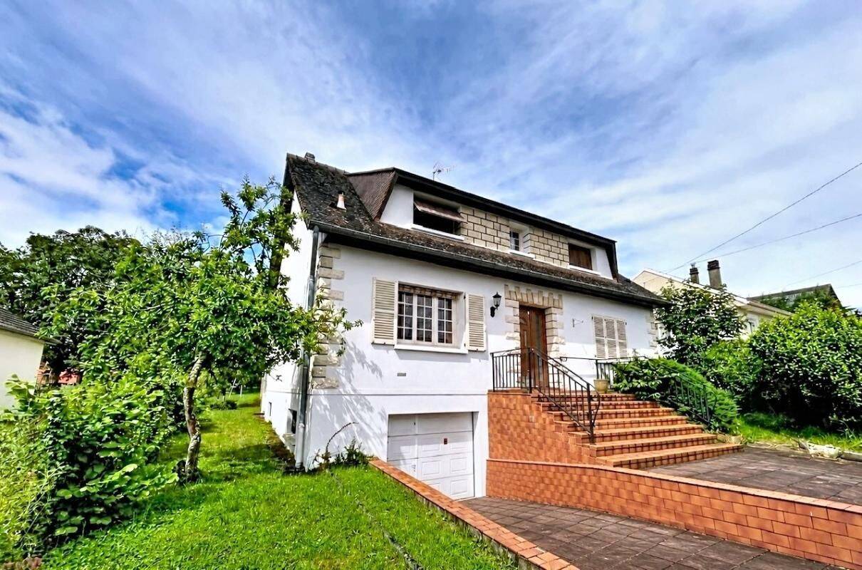 Maison 7 pièces 169 m² · à Sainte-Geneviève · 169 m² · 275 000 €