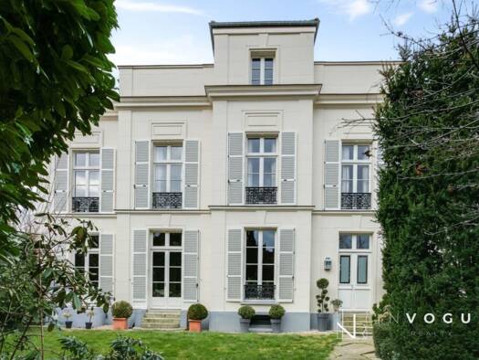 Maison à vendre 1 470 000 € 10 pièces 6 chambres 290 m² 560 m² de terrain Montfort-l'Amaury 78490