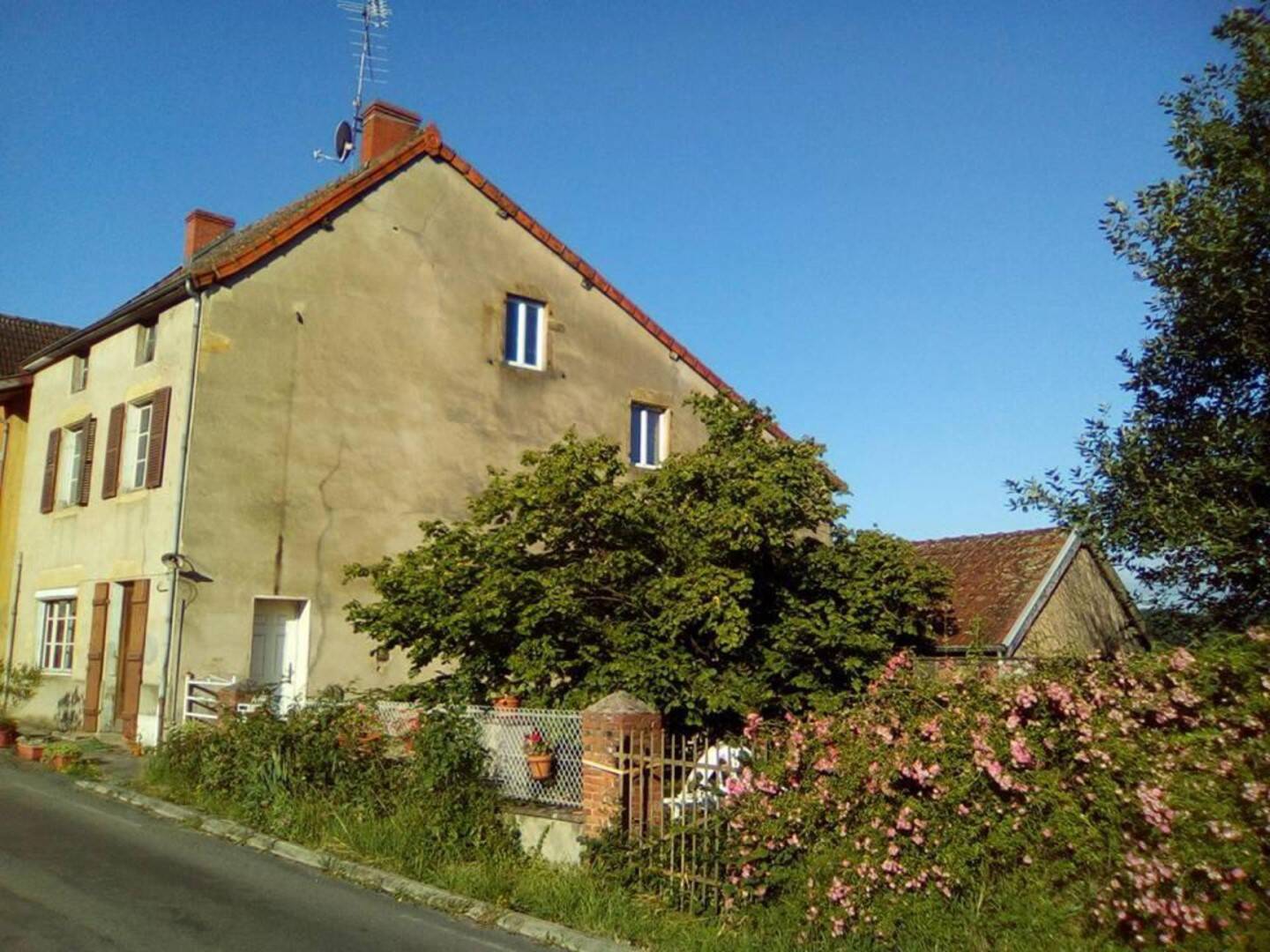 Maison 6 pièces 120 m² · à La Clayette · 120 m² · 83 000 €