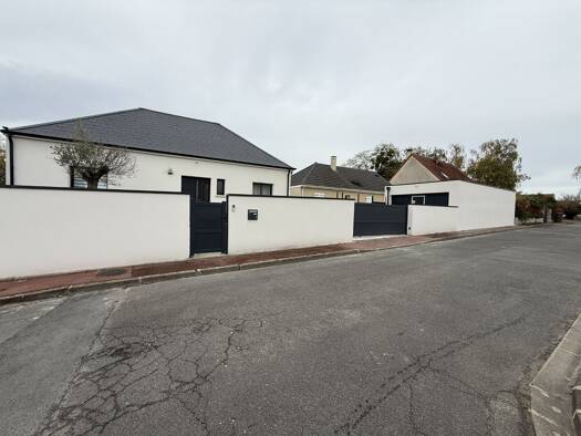 Maison à vendre 457 600 € 5 pièces 4 chambres 130 m² 581 m² de terrain Grand Centre Ville Saint-Jean-de-la-Ruelle 45140