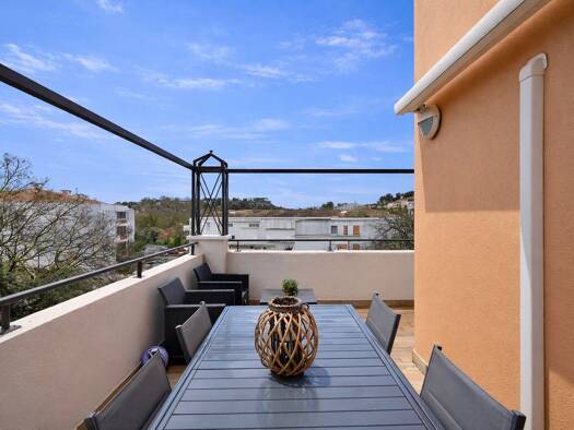 Appartement à vendre 325 000 € 3 pièces 2 chambres 70 m² Étage 2/3 Les Milles Aix-en-Provence 13100