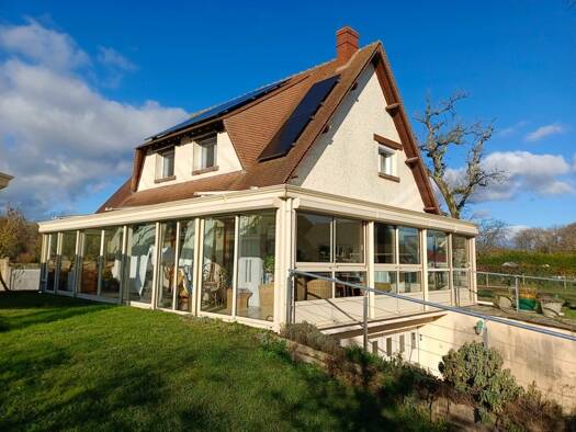 Maison à vendre 268 000 € 5 pièces 3 chambres 164 m² 1 713 m² de terrain Évreux 27000