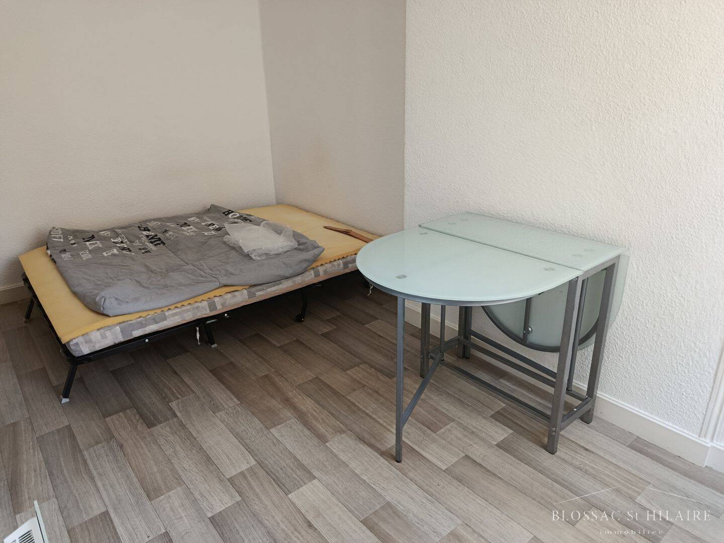 Appartement 1 pièce 15 m² · à Poitiers · 15,2 m² · 330 €