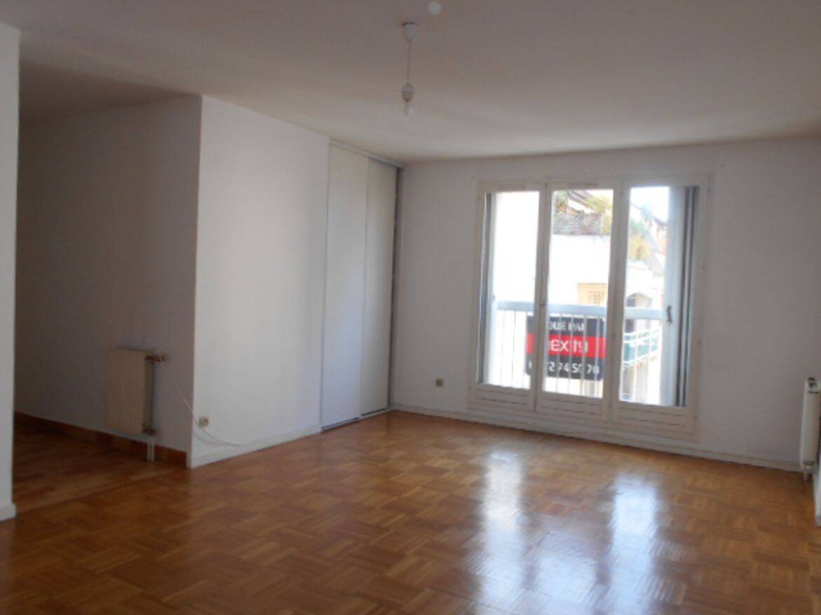 Appartement 2 pièces 53 m² · à Lyon 8ème Arrondissement · 52,7 m² · 742 €