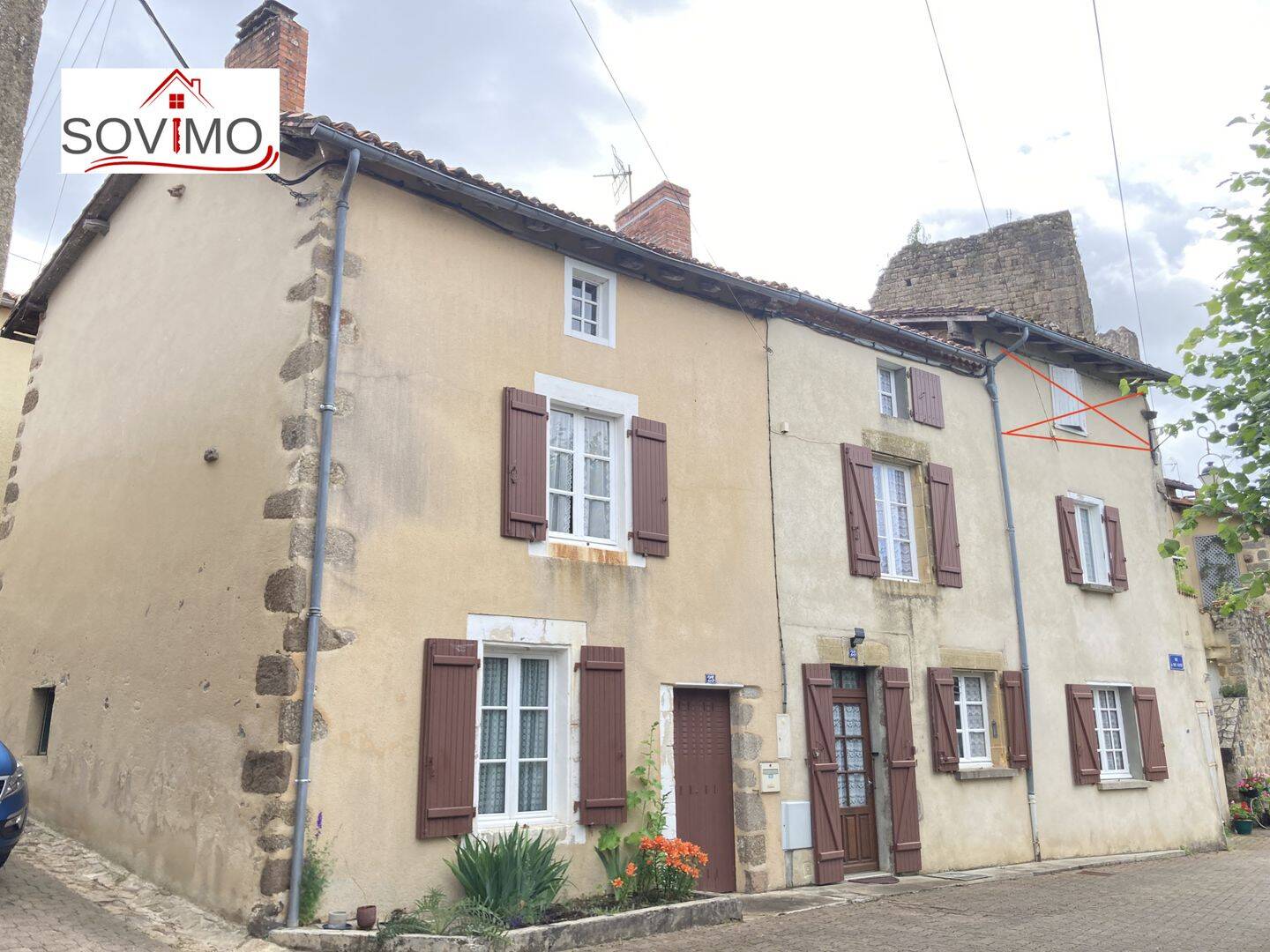 Maison 8 pièces 125 m² · à Confolens · 125 m² · 55 000 €