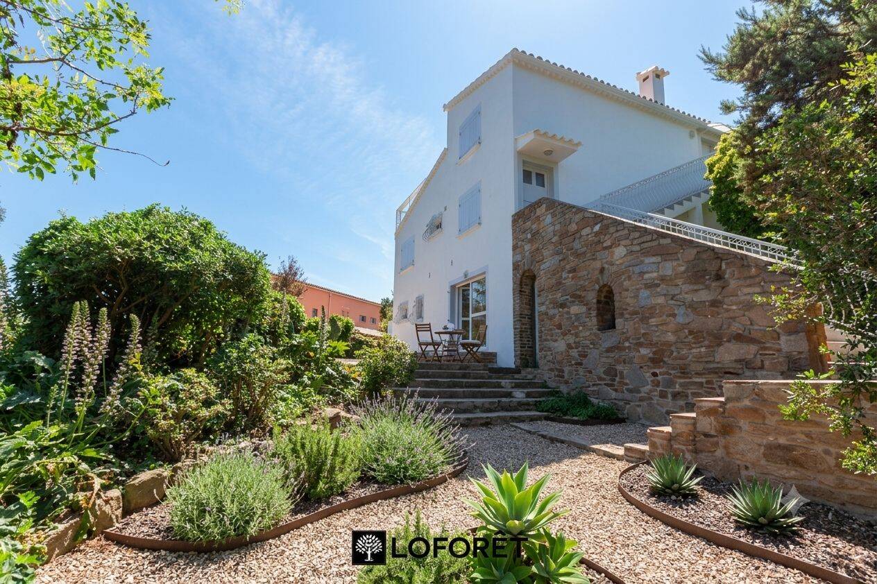 Maison 5 pièces 174 m² · à Hyères · 174 m² · 889 200 €