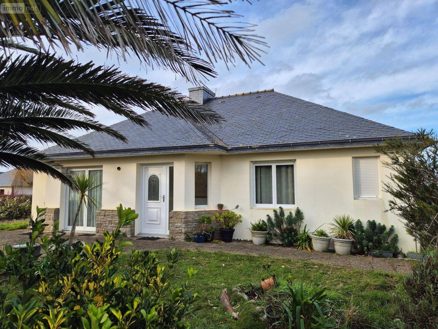 Maison 5 pièces 110 m² · à Santec · 110 m² · 383 800 €