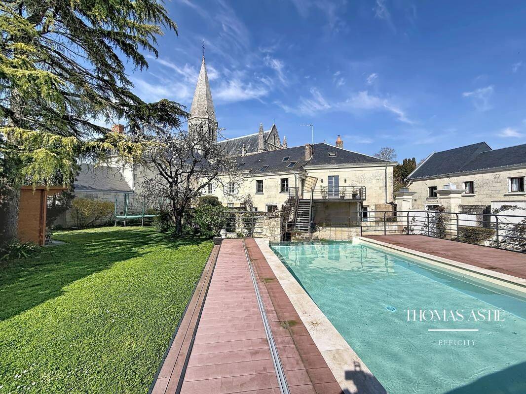 Maison 10 pièces 340 m² · à Bellevigne-les-Châteaux · 340 m² · 449 000 €
