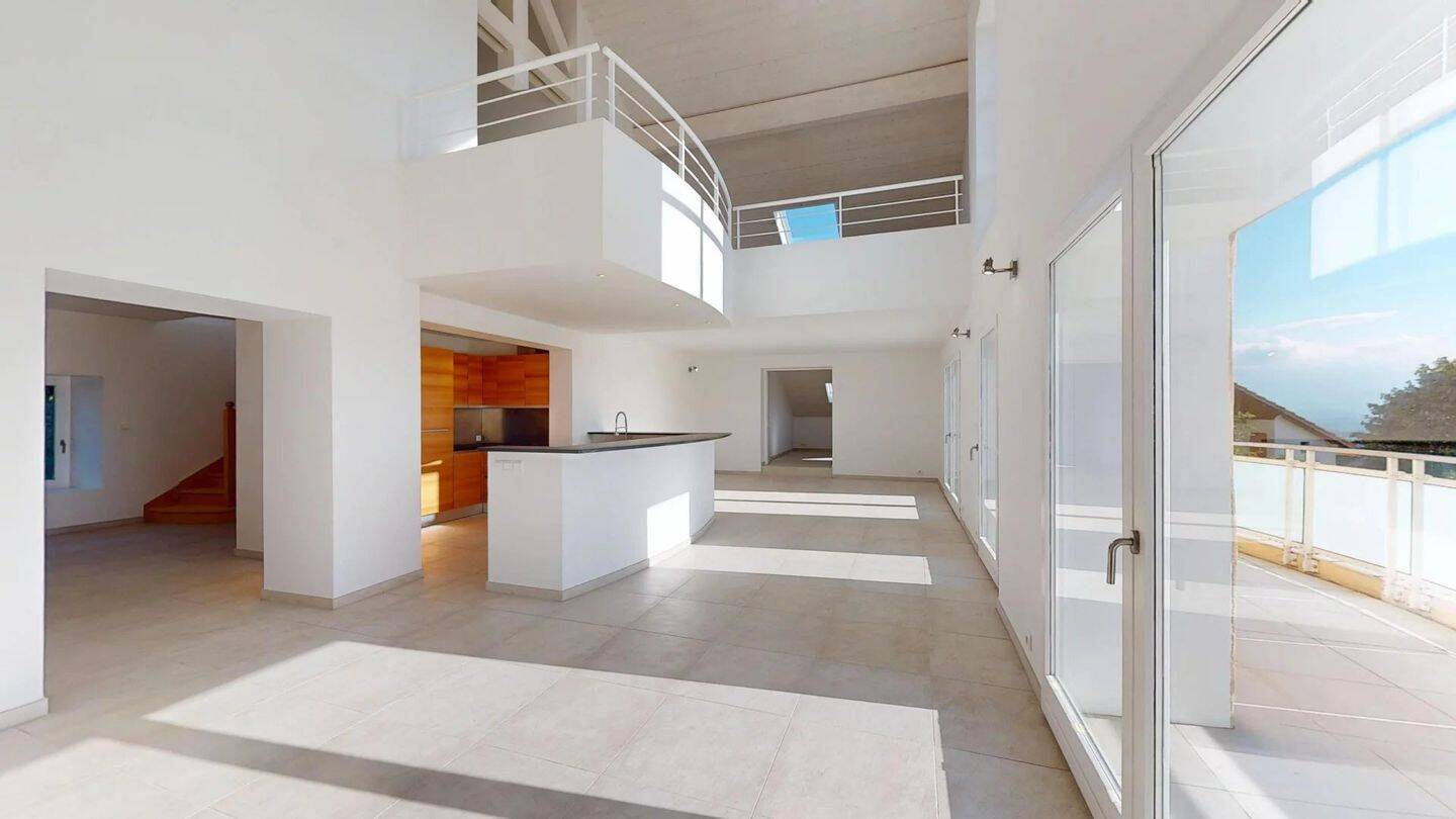 Appartement 4 pièces 204 m² · à Lucinges · 204 m² · 2 800 €