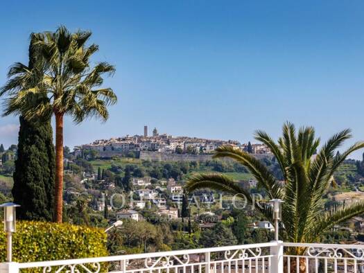 Maison de plain-pied à vendre 1 800 000 € 4 pièces 3 chambres 188 m² 2 206 m² de terrain Quartiers Est les Salettes-Les Campons La Colle-sur-Loup 06480