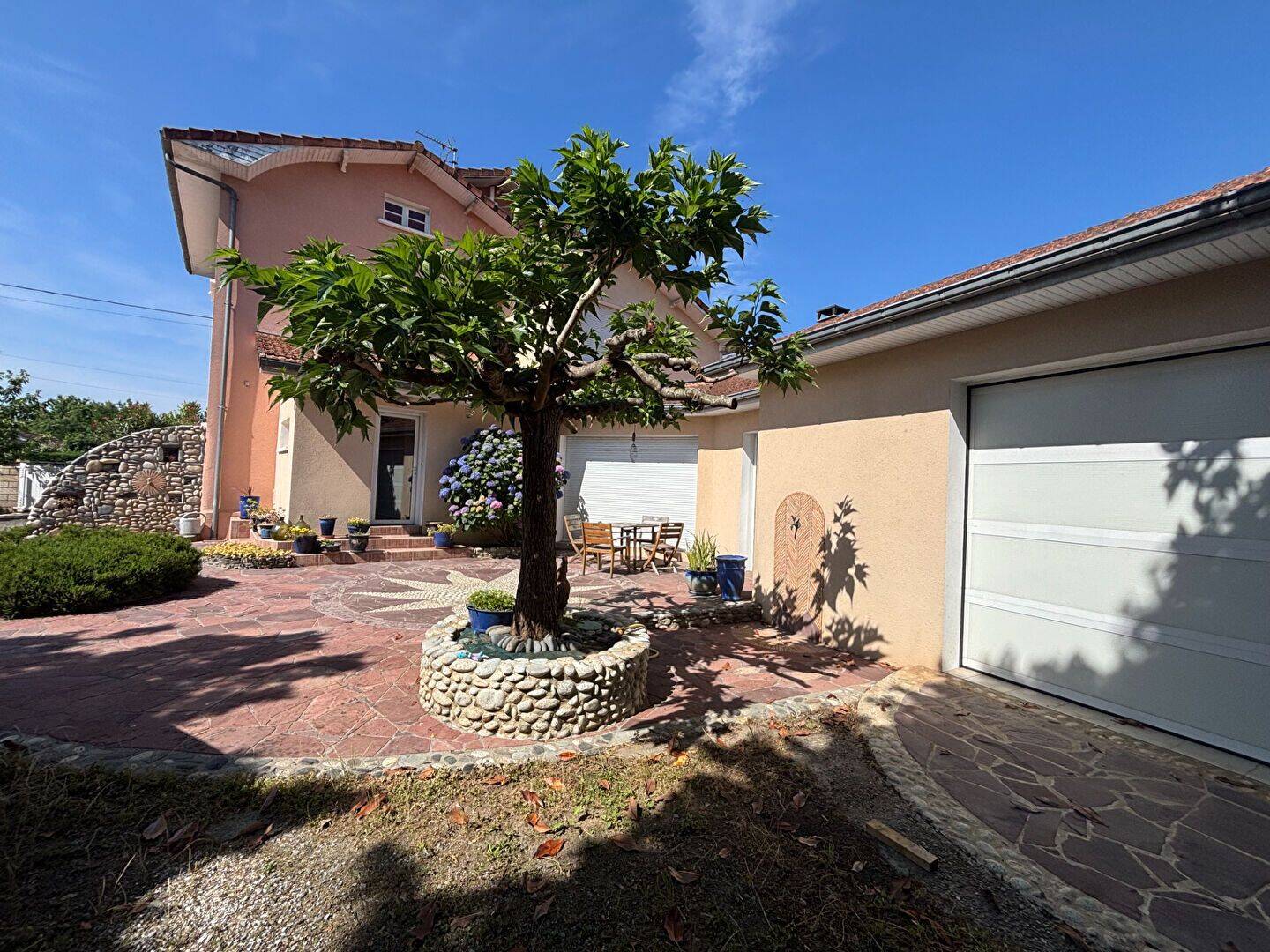 Maison 7 pièces 219 m² · à Lescar · 219 m² · 459 900 €
