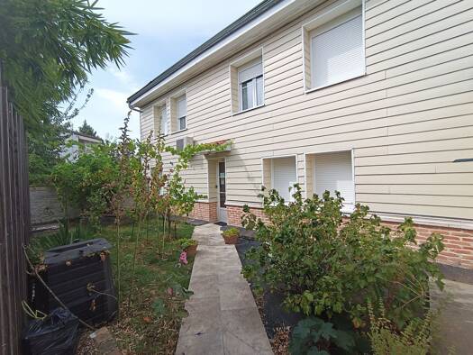 Appartement à louer 320 € 1 pièce 9 m² Étage 1/1 Montbernage-Pont Neuf Poitiers 86000