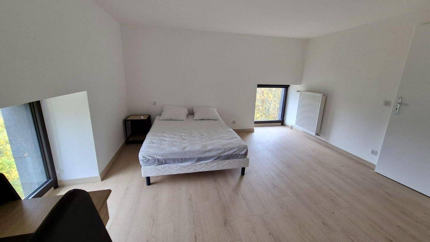 1 pièce 28 m² · à Rochefort-Montagne · 27,8 m² · 391 €