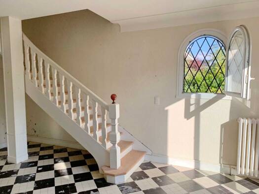 Maison à vendre 221 550 € 5 pièces 4 chambres 197 m² 3 362 m² de terrain La Chartre-sur-le-Loir 72340