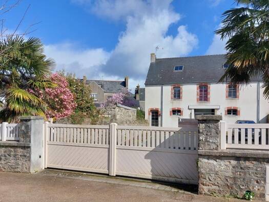 Maison à vendre 190 800 € 4 pièces 3 chambres 125 m² 125 m² de terrain Nord Ouest Rosporden 29140