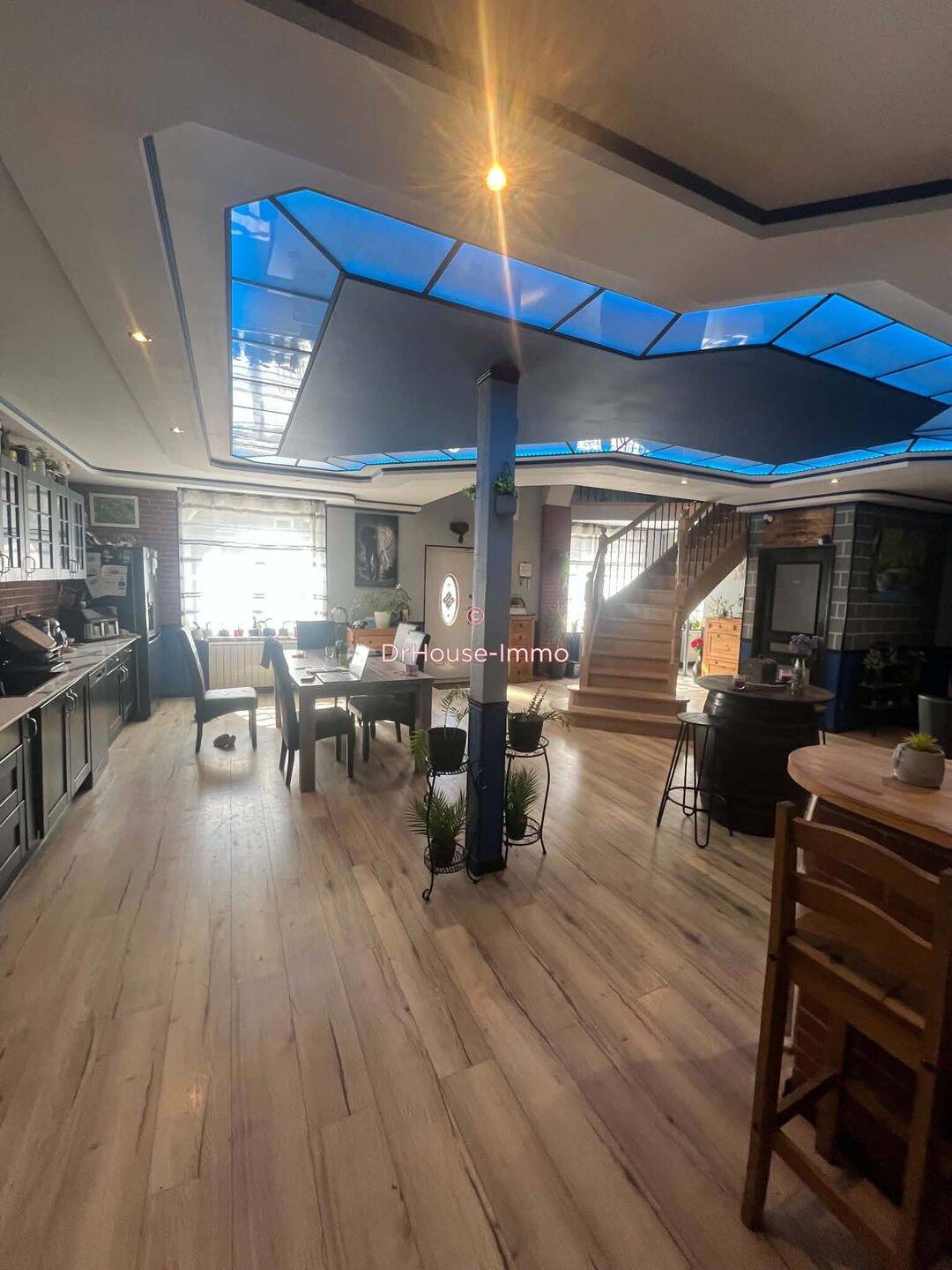 Maison 11 pièces 315 m² · à Démuin · 315 m² · 550 000 €