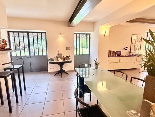 Maison à vendre 655 000 € 5 pièces 3 chambres 289 m² 3 200 m² de terrain Suze-la-Rousse 26790