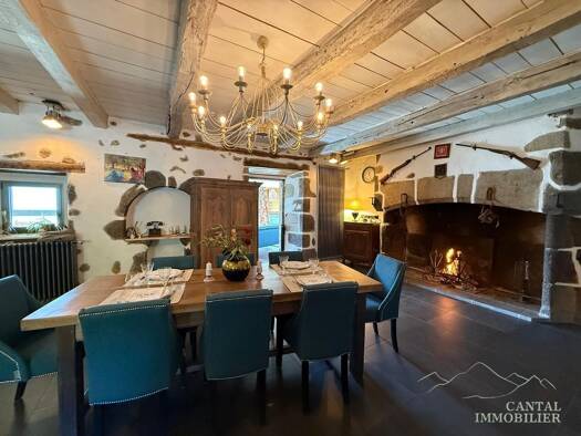 Maison à vendre 559 000 € 10 pièces 6 chambres 306 m² 2 200 m² de terrain Thiézac 15800