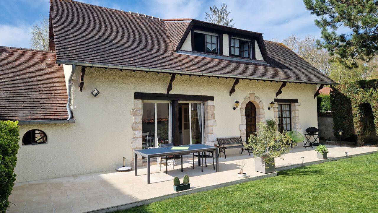 Maison 6 pièces 117 m² · à Jouy · 117 m² · 325 000 €