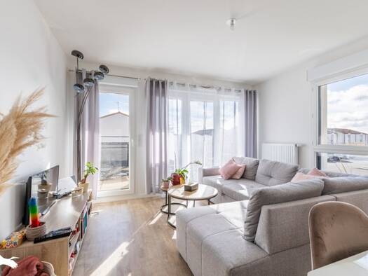 Appartement à vendre 189 999 € 3 pièces 2 chambres 62 m² Étage 1/3 Saint André d'Ornay-Pont Morineau La Roche-sur-Yon 85000