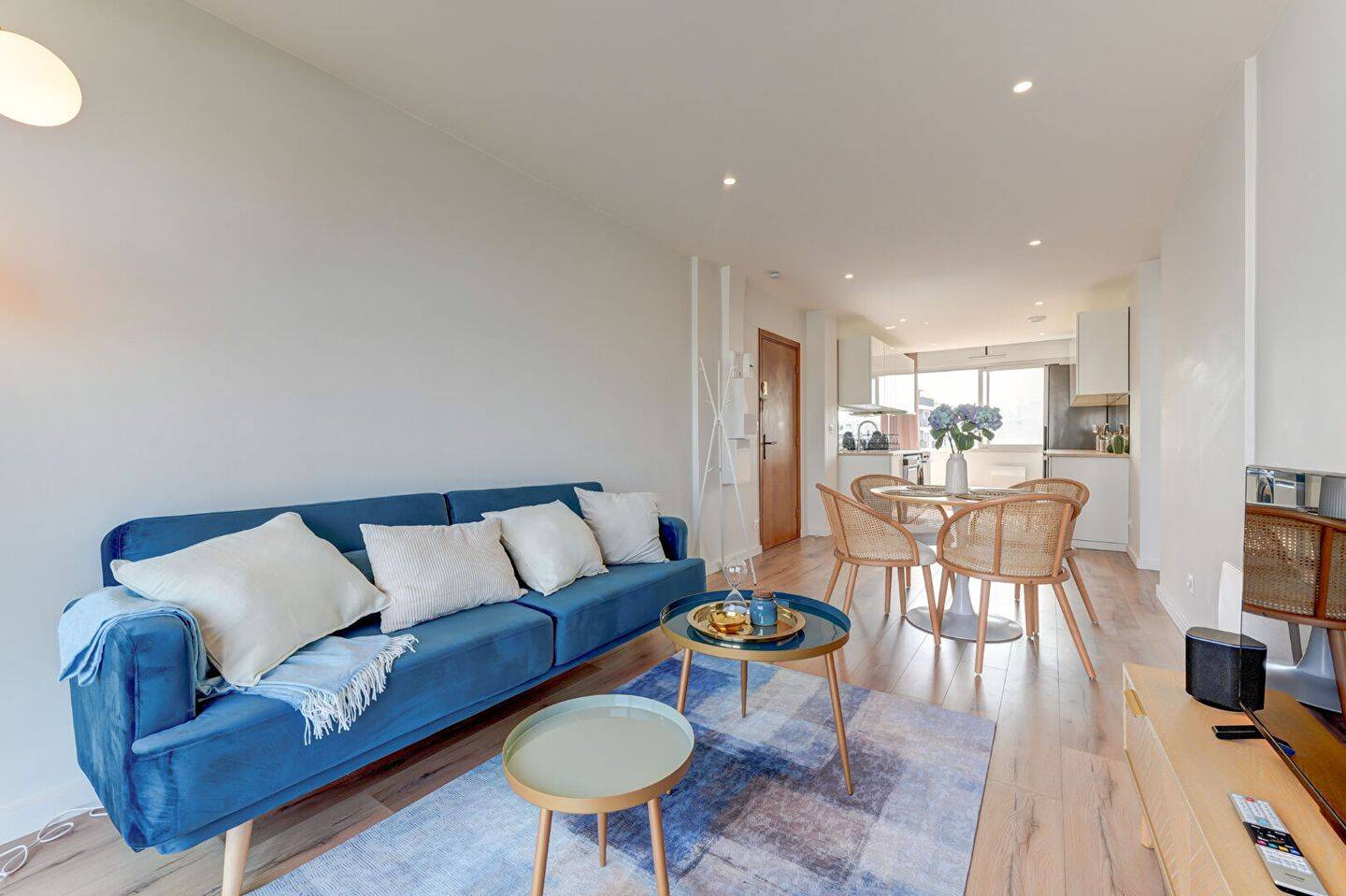 5 pièces 94 m² · à Lyon 8ème Arrondissement · 94 m² · 570 €