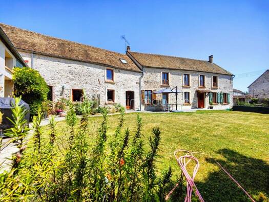 Ferme à vendre 675 000 € 15 pièces 4 chambres 296 m² 1 565 m² de terrain Longnes 78980