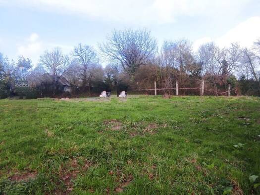 Terrain constructible viabilisé à vendre 54 000 € 547 m² de terrain Le Sel-de-Bretagne 35320