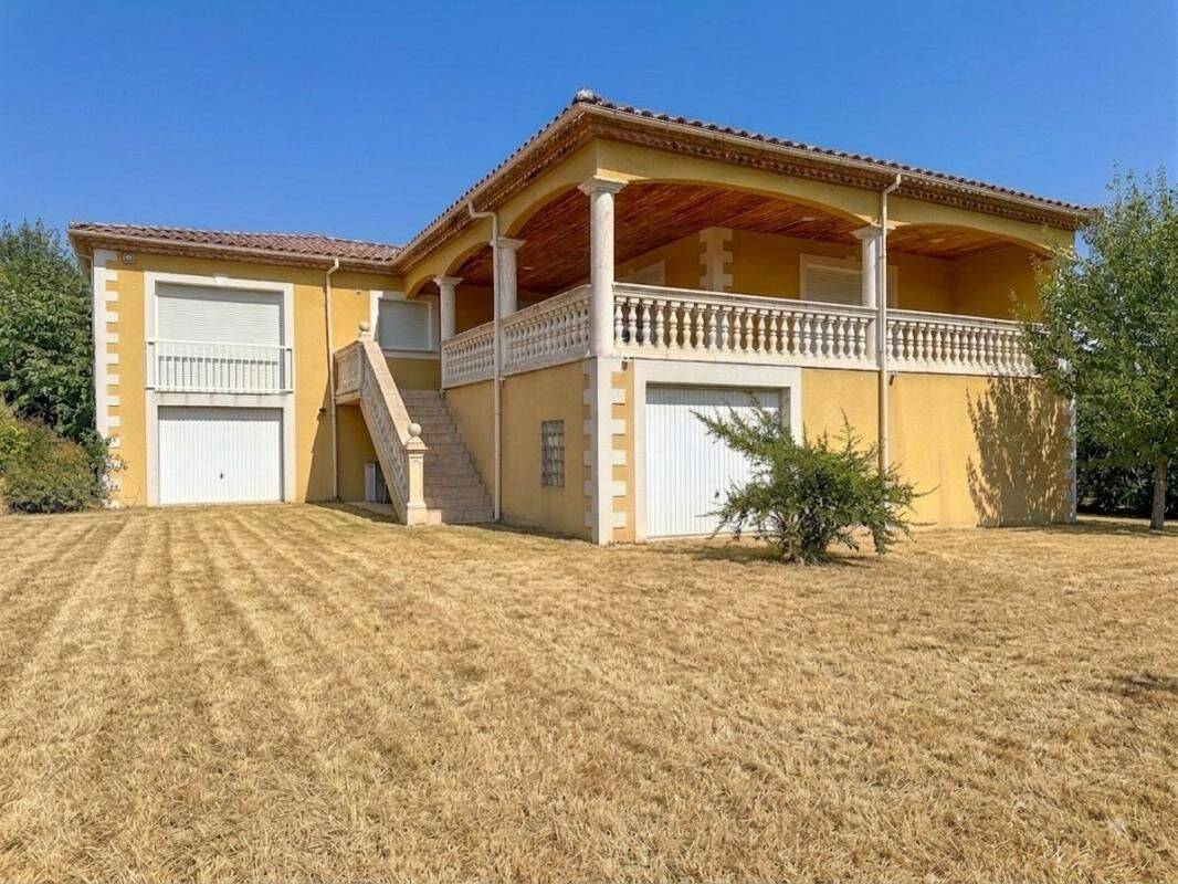 Maison 6 pièces 177 m² · à Laudun-l'Ardoise · 176,8 m² · 280 000 €