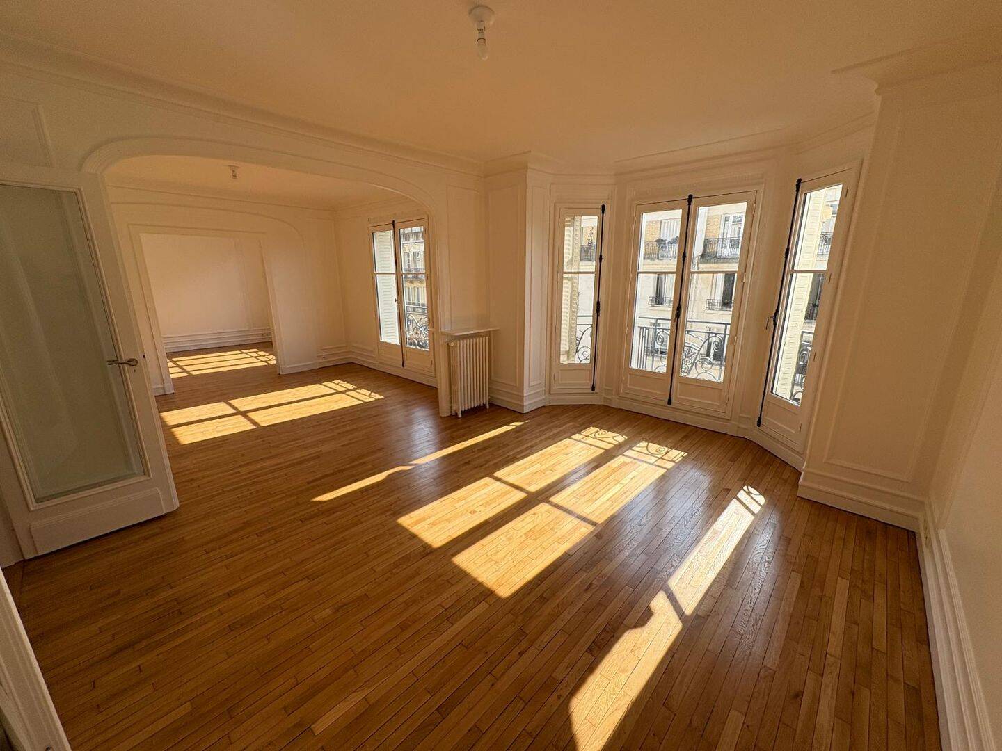 Appartement 6 pièces 155 m² · à Paris 17ème Arrondissement · 154,8 m² · 4 205 €/mois