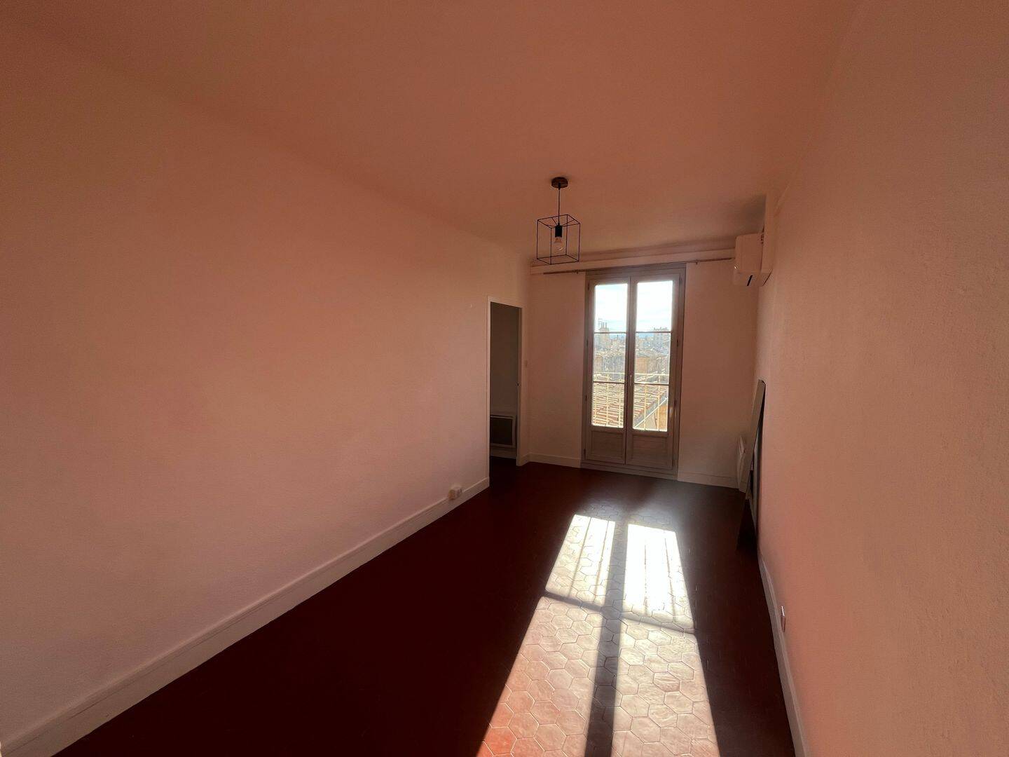 Appartement 2 pièces 41 m² · à Aix-en-Provence · 41 m² · 990 €