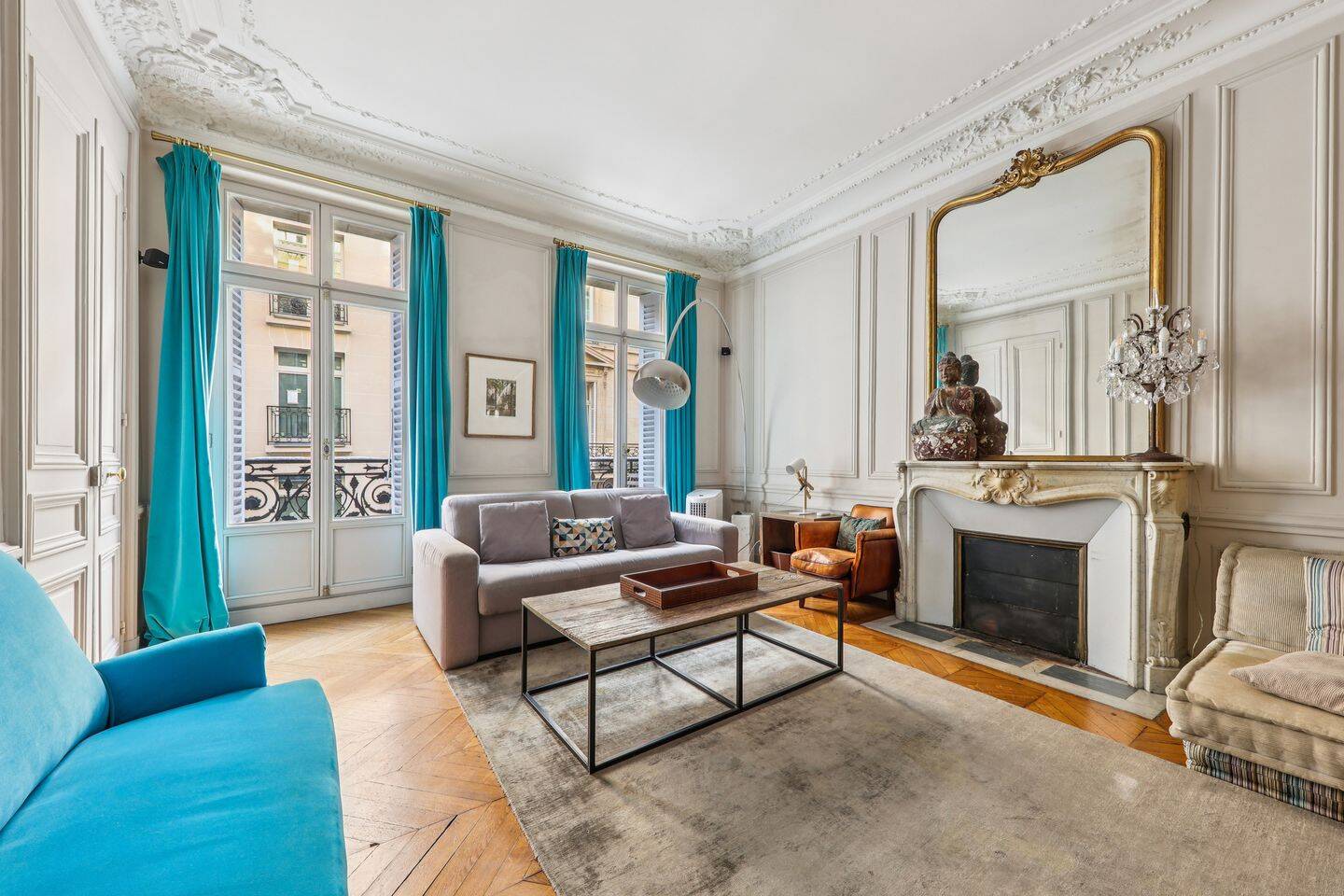 Appartement 3 pièces 107 m² · à Paris 8ème Arrondissement · 107,1 m² · 4 950 €