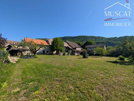 Villa à vendre 270 000 € 6 pièces 5 chambres 166,4 m² 1 300 m² de terrain Izieu 01300