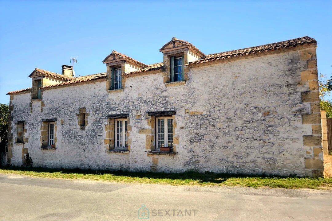 Maison 7 pièces 143 m² · à Faux-en-Périgord · 143 m² · 134 000 €