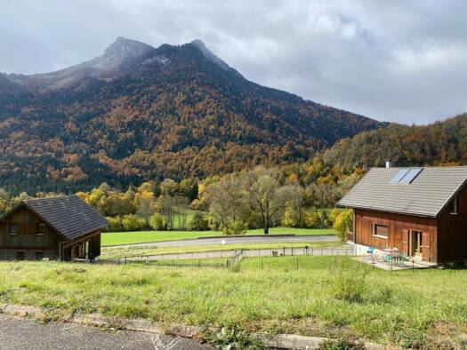 Terrain constructible viabilisé à vendre 95 000 € 589 m² de terrain Le Châtelard 73630