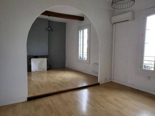 Appartement à louer 720 € 3 pièces 2 chambres 82 m² Étage 2/3 Coopérative Agde 34300